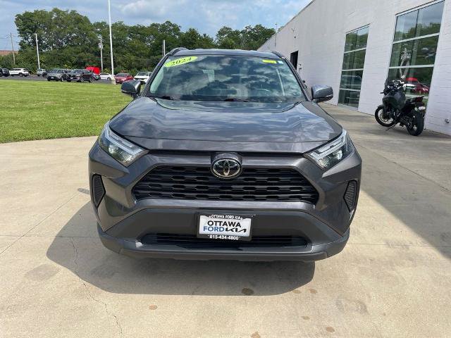 Used 2024 Toyota RAV4 XLE AWD/4WD image 3
