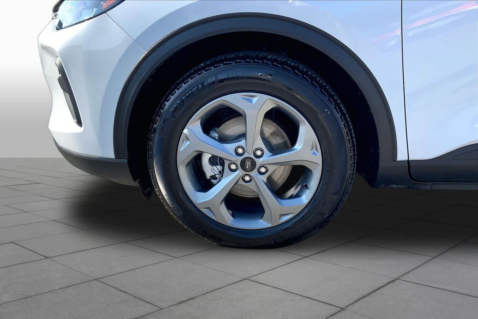 Certified 2026 Ford Escape ST-Line FWD image 10