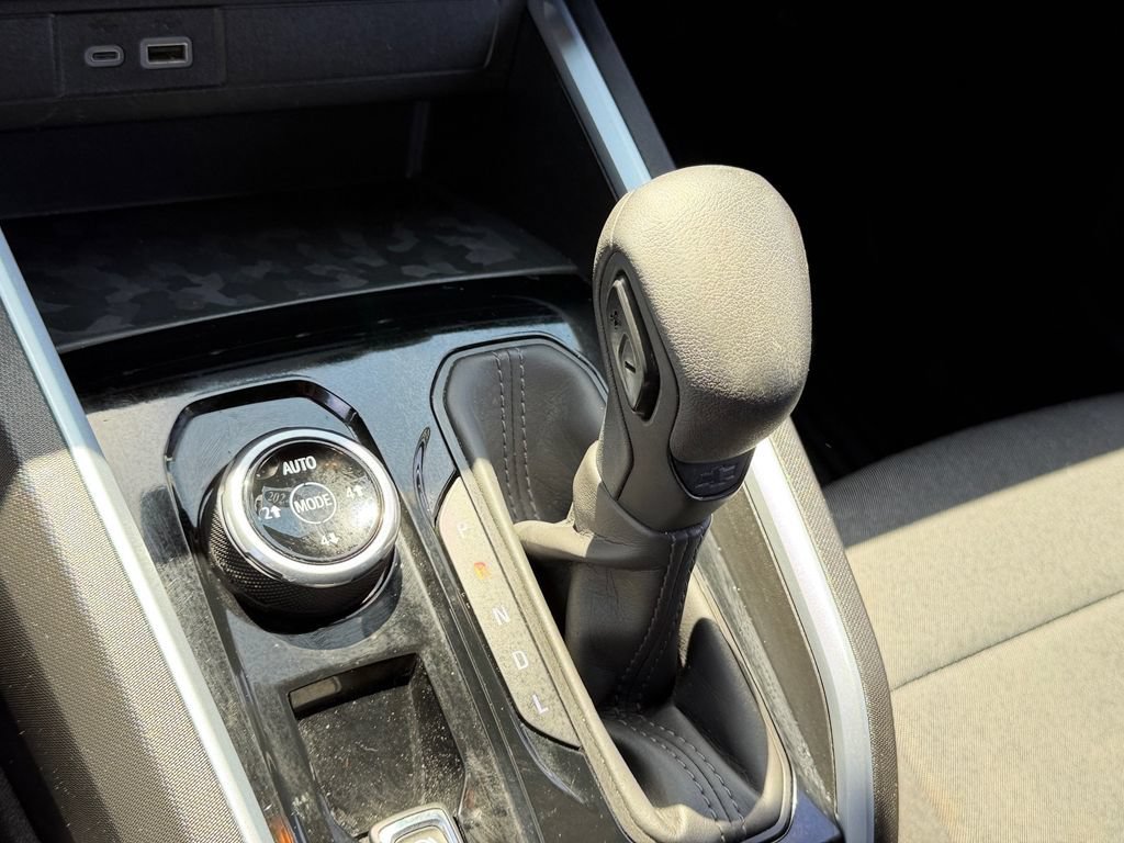 Used 2024 Chevrolet Colorado Trail Boss w/ Technology Package AWD/4WD image 23