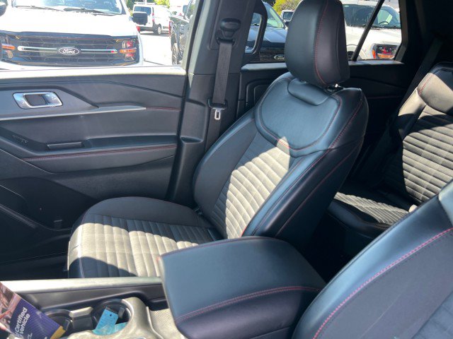 Certified 2026 Ford Explorer ST-Line AWD/4WD image 9