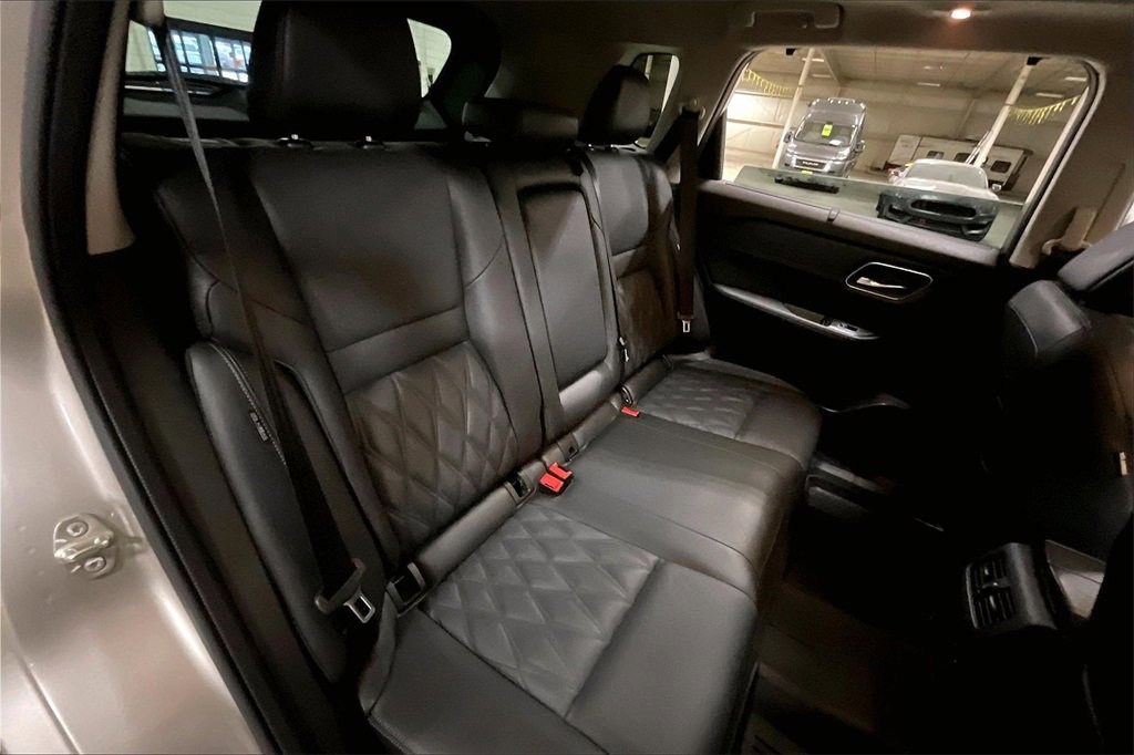 Used 2023 Nissan Rogue Platinum w/ Platinum Premium Package image 26