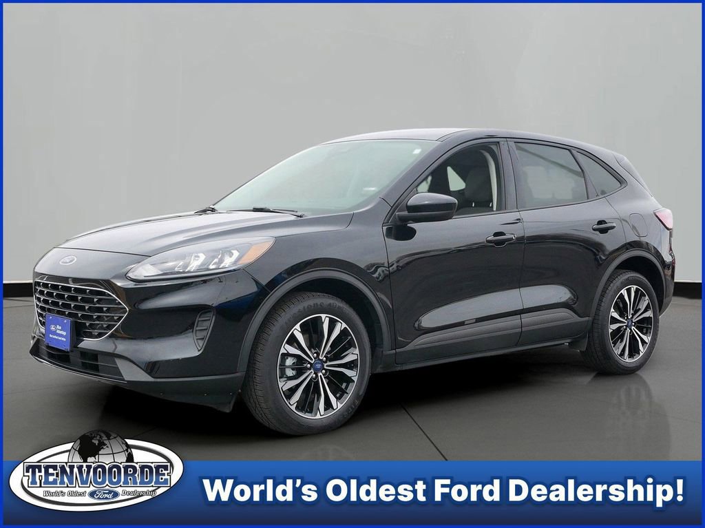 Certified 2022 Ford Escape SE w/ SE Sport Appearance Package image 4