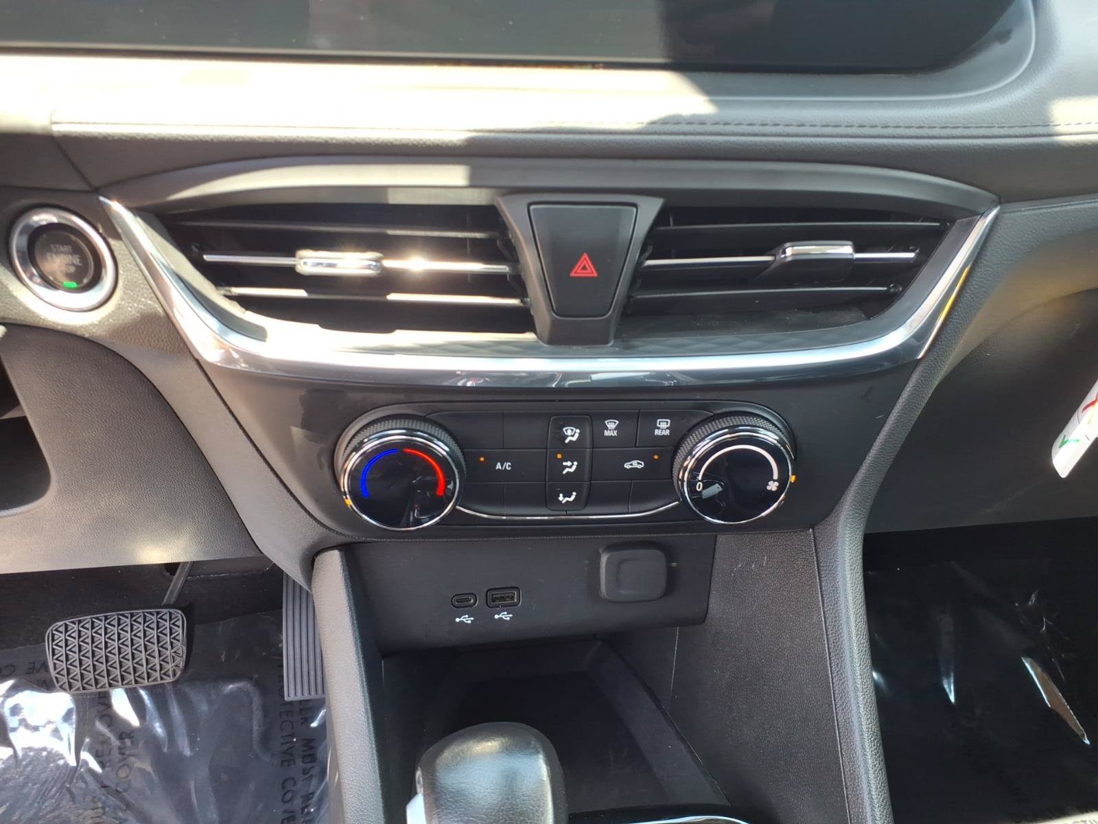 Used 2024 Buick Encore GX Preferred FWD image 18