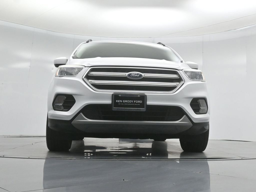 Certified 2018 Ford Escape SE FWD image 45