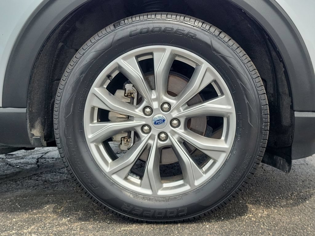 Certified 2024 Ford Explorer Limited w/ Limited Technology Package AWD/4WD image 9