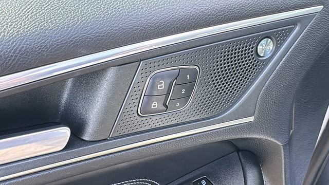 Certified 2022 Ford Edge Titanium w/ Class II Trailer Tow Package image 13