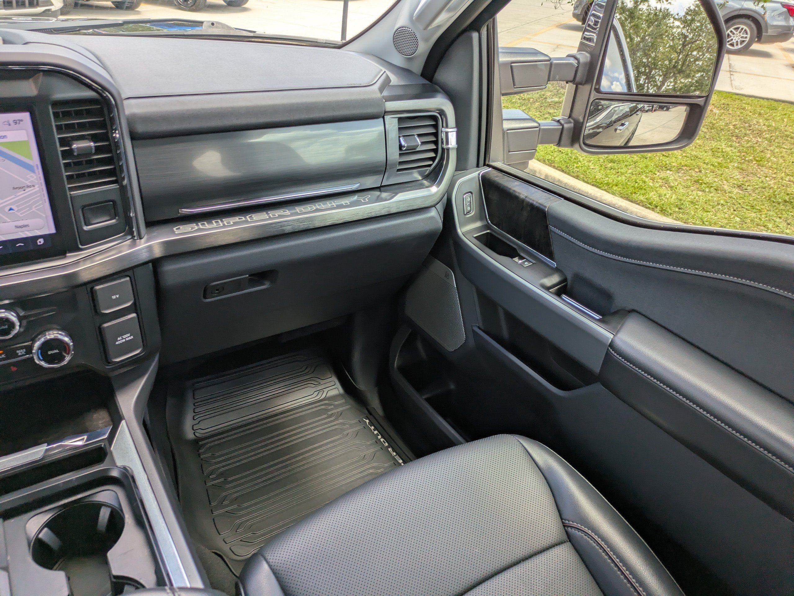 Certified 2024 Ford F250 Lariat w/ Tremor Off-Road Package AWD/4WD image 17