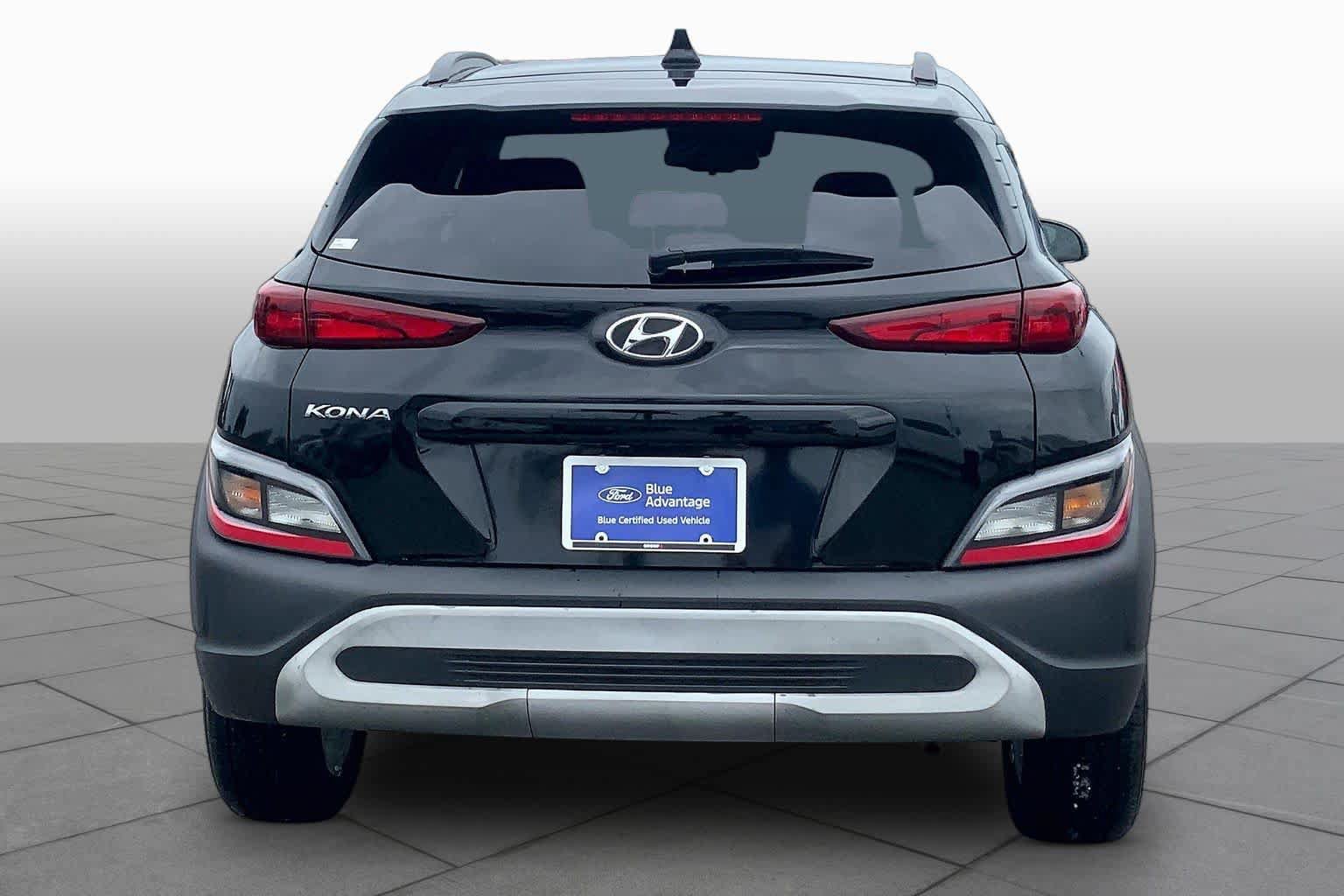 Used 2023 Hyundai Kona SEL w/ Convenience Package FWD image 5