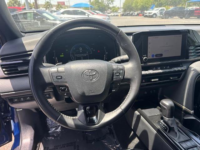 Used 2025 Toyota Camry SE FWD image 13