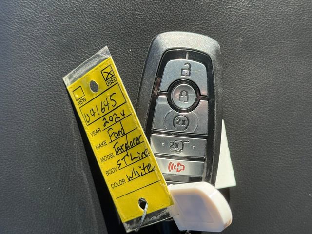 Certified 2024 Ford Explorer ST-Line w/ Class IV Trailer Tow Package AWD/4WD image 17