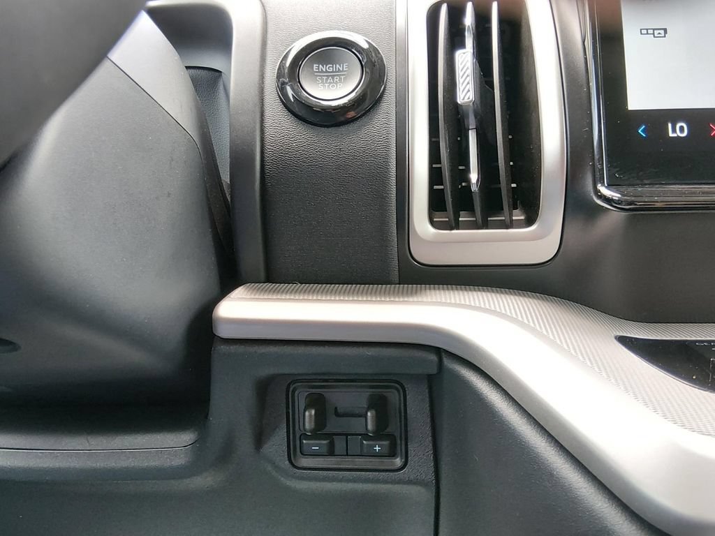 Certified 2025 Ford Expedition Active AWD/4WD image 19