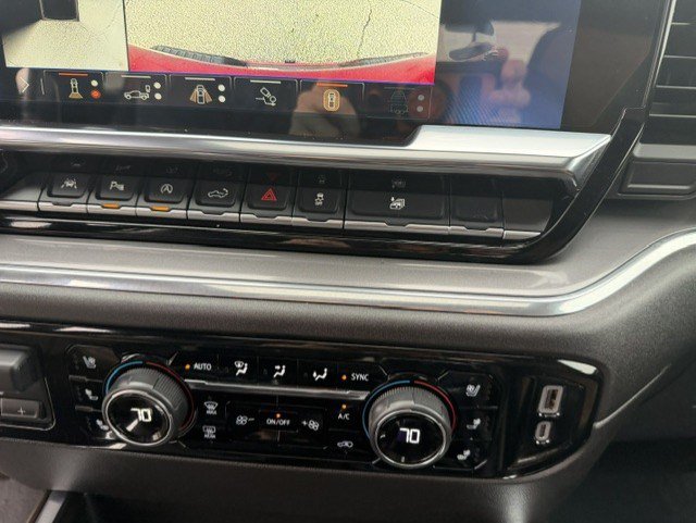 Used 2025 Chevrolet Silverado 1500 High Country AWD/4WD image 25