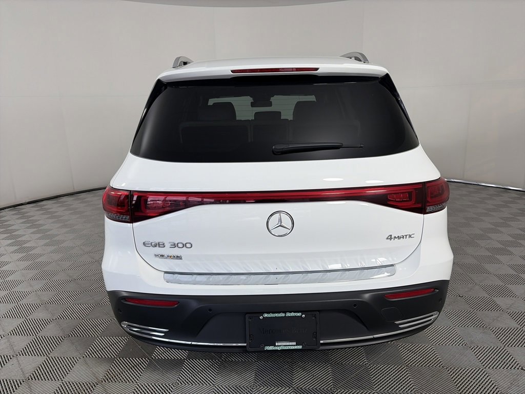 Used 2023 Mercedes-Benz EQB 300 4MATIC image 4