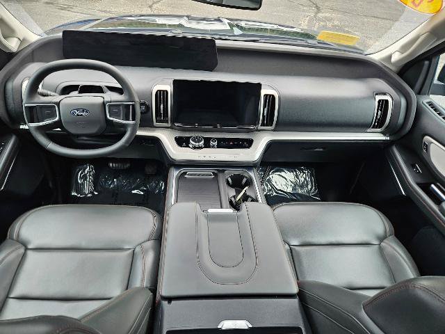 Certified 2025 Ford Expedition Active AWD/4WD image 14