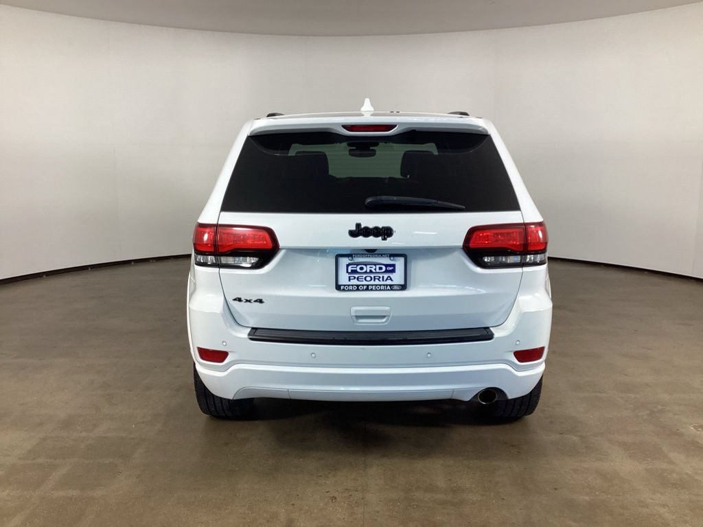 Used 2018 Jeep Grand Cherokee Altitude AWD/4WD image 10