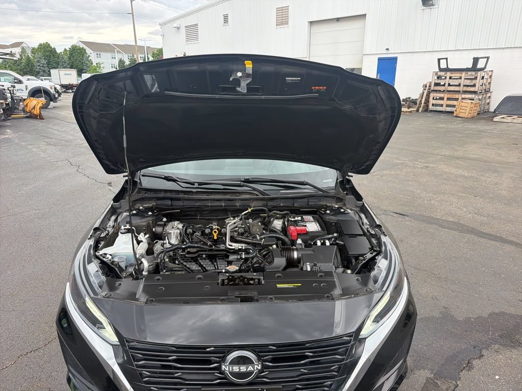 Used 2025 Nissan Altima 2.5 SV FWD image 35