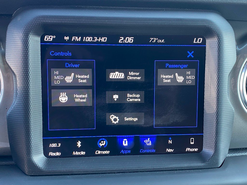 Used 2018 Jeep Wrangler Unlimited Sahara AWD/4WD image 17