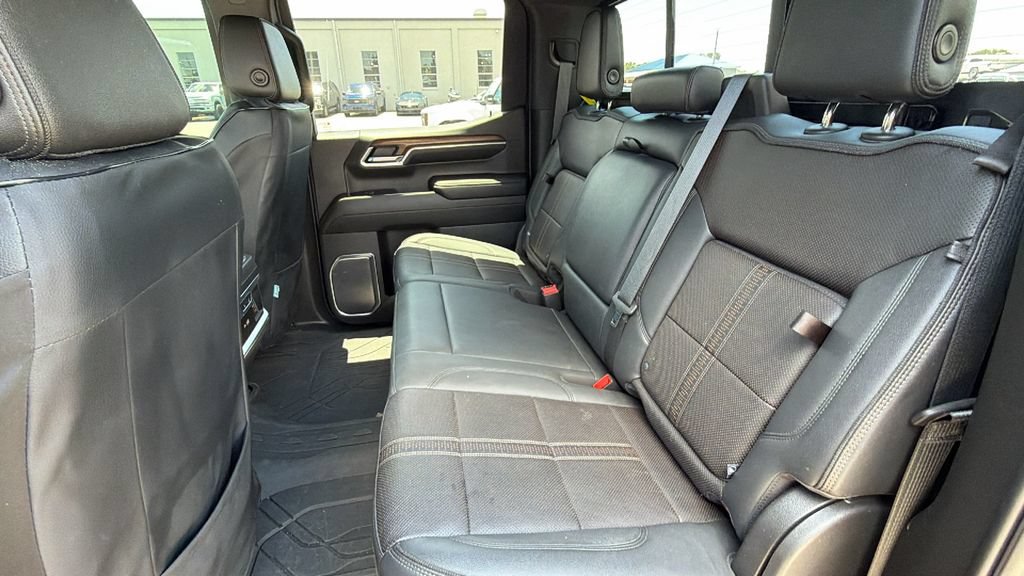Used 2022 Chevrolet Silverado 1500 High Country w/ Technology Package AWD/4WD image 27