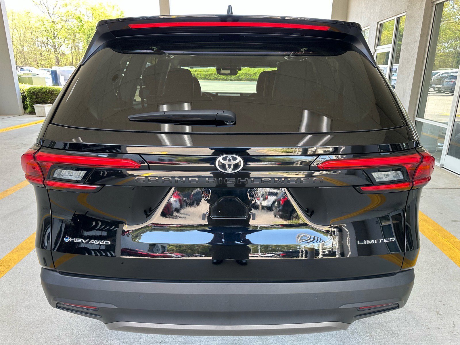 Used 2024 Toyota Grand Highlander Limited image 4