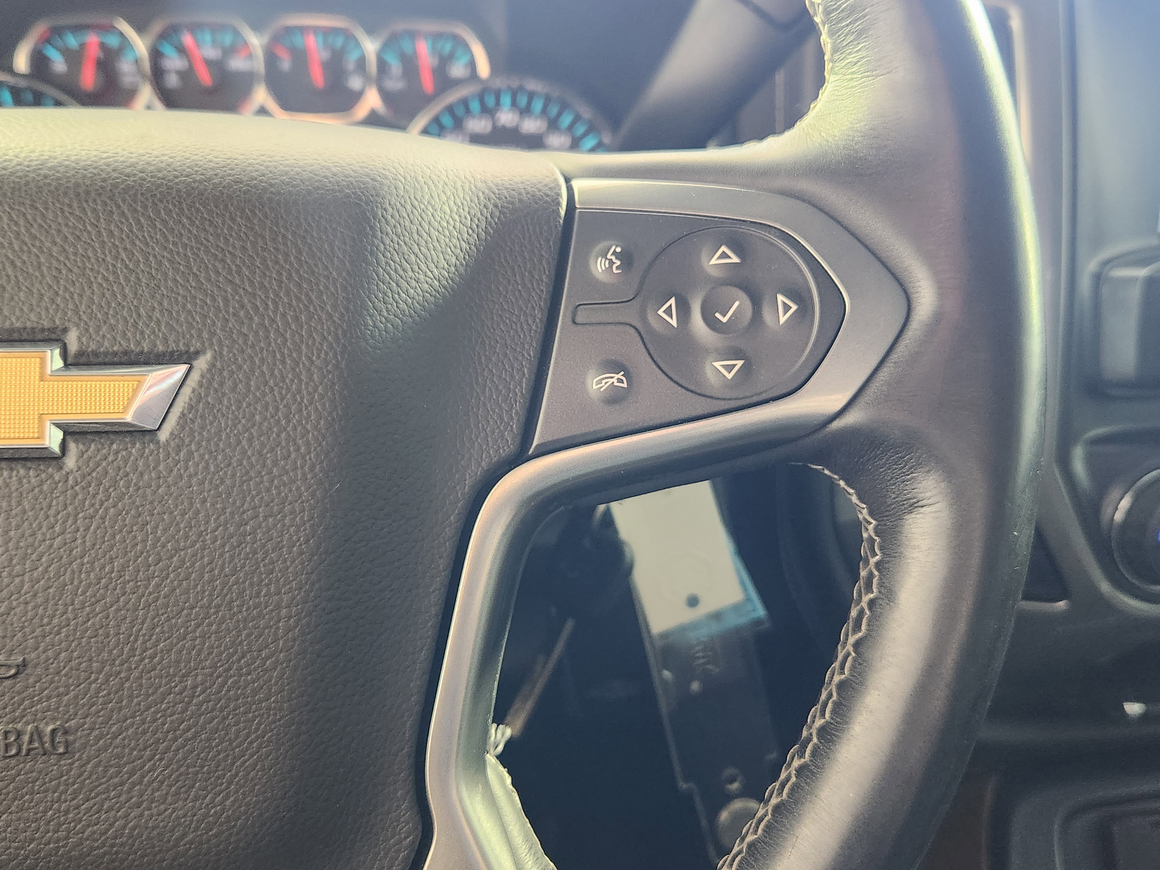 Used 2018 Chevrolet Silverado 1500 LTZ w/ Sport Package image 21