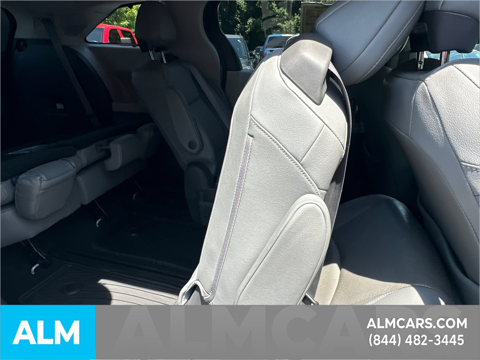 Used 2021 Toyota Sienna Limited FWD image 17