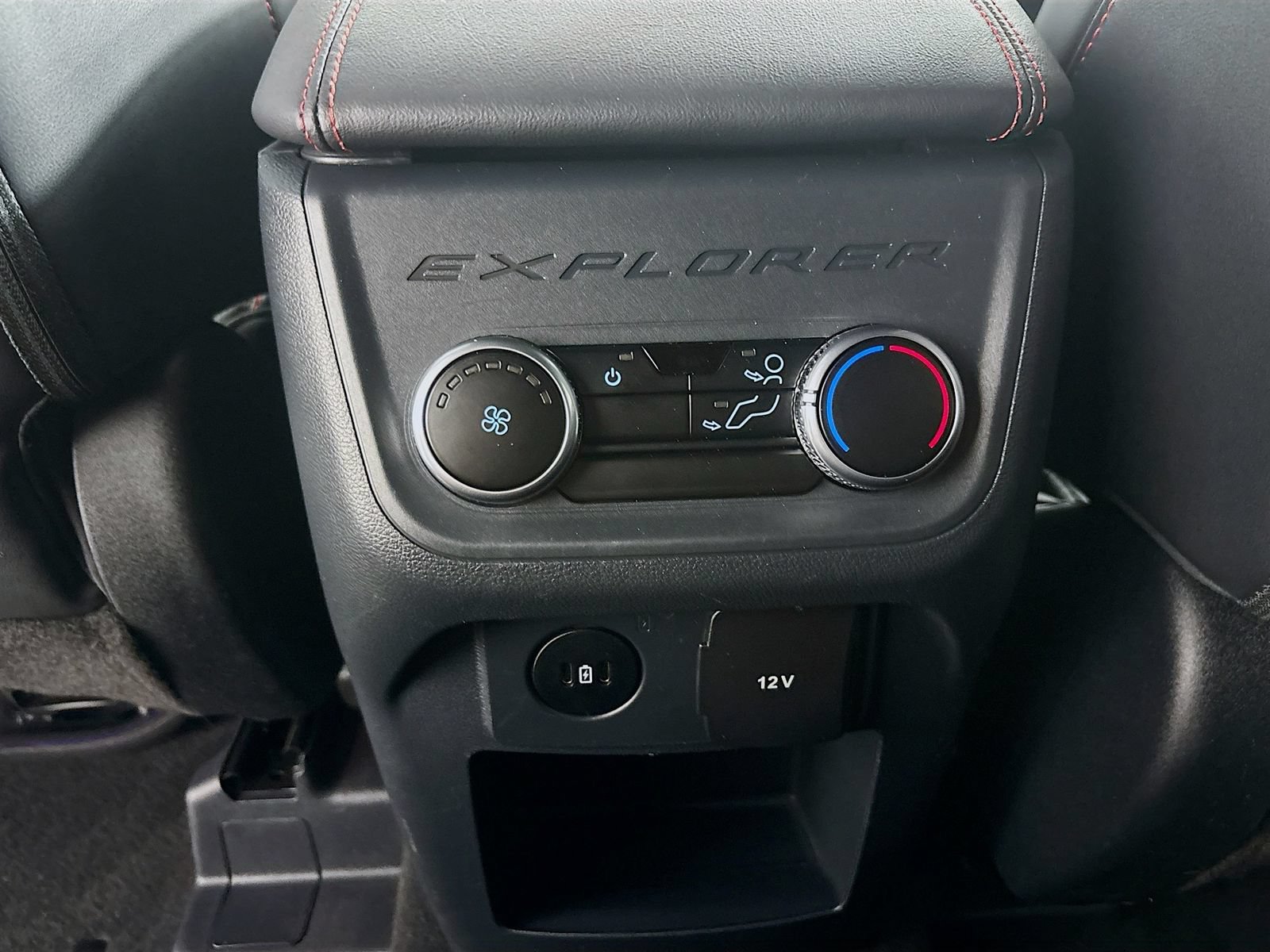 Certified 2025 Ford Explorer ST-Line w/ ST-Line Street Pack AWD/4WD image 25