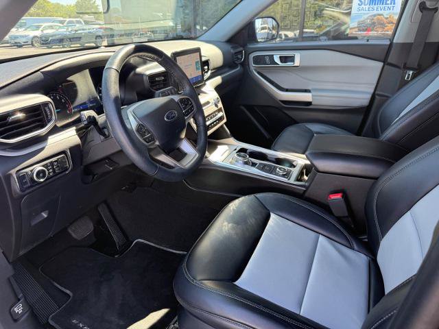 Certified 2024 Ford Explorer XLT w/ Equipment Group 202A AWD/4WD image 4