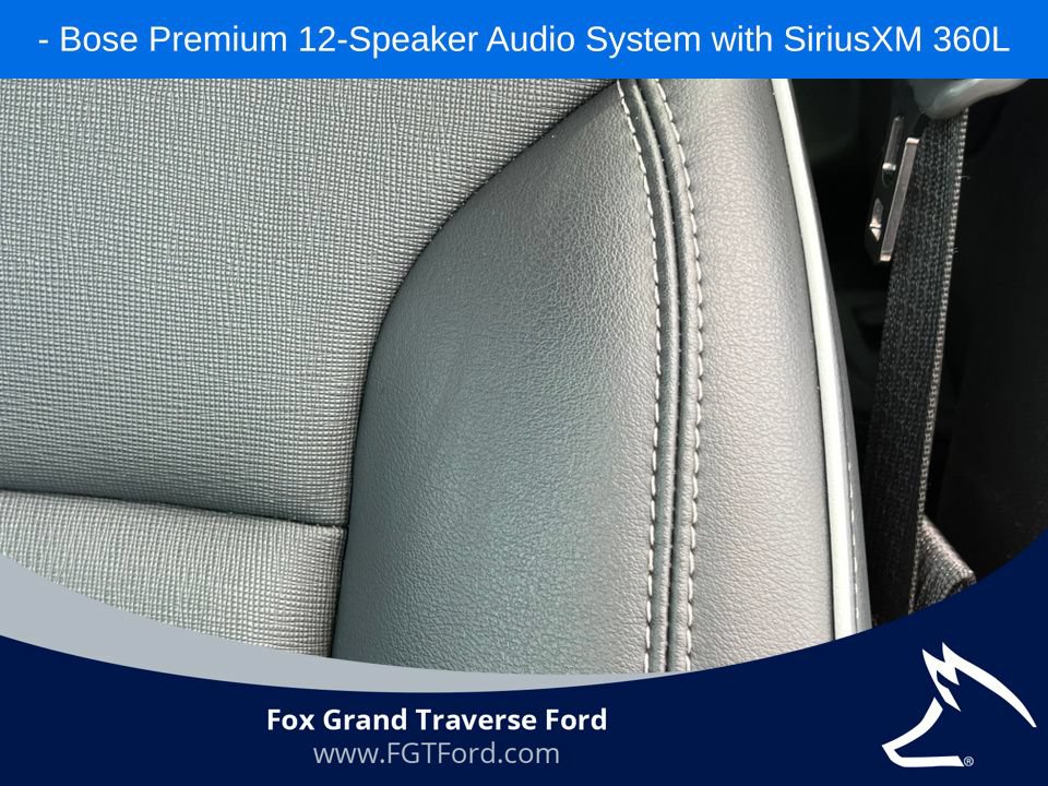 Used 2025 Buick Enclave Preferred AWD/4WD image 12