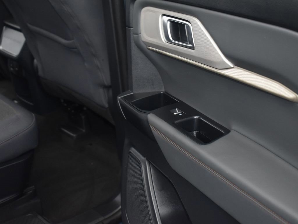 Certified 2025 Ford Explorer Active image 15