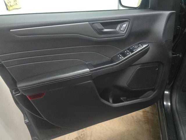 Certified 2025 Ford Escape Active AWD/4WD image 16