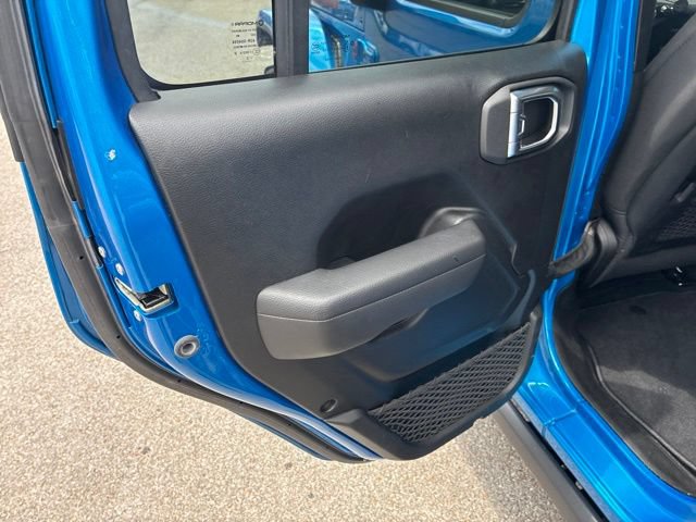 Used 2022 Jeep Wrangler Unlimited Rubicon w/ Cold Weather Group AWD/4WD image 78