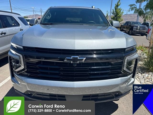 Used 2025 Chevrolet Suburban RST w/ Comfort Package AWD/4WD image 2