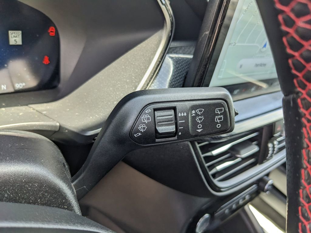 Certified 2025 Ford Escape ST-Line Elite AWD/4WD image 34