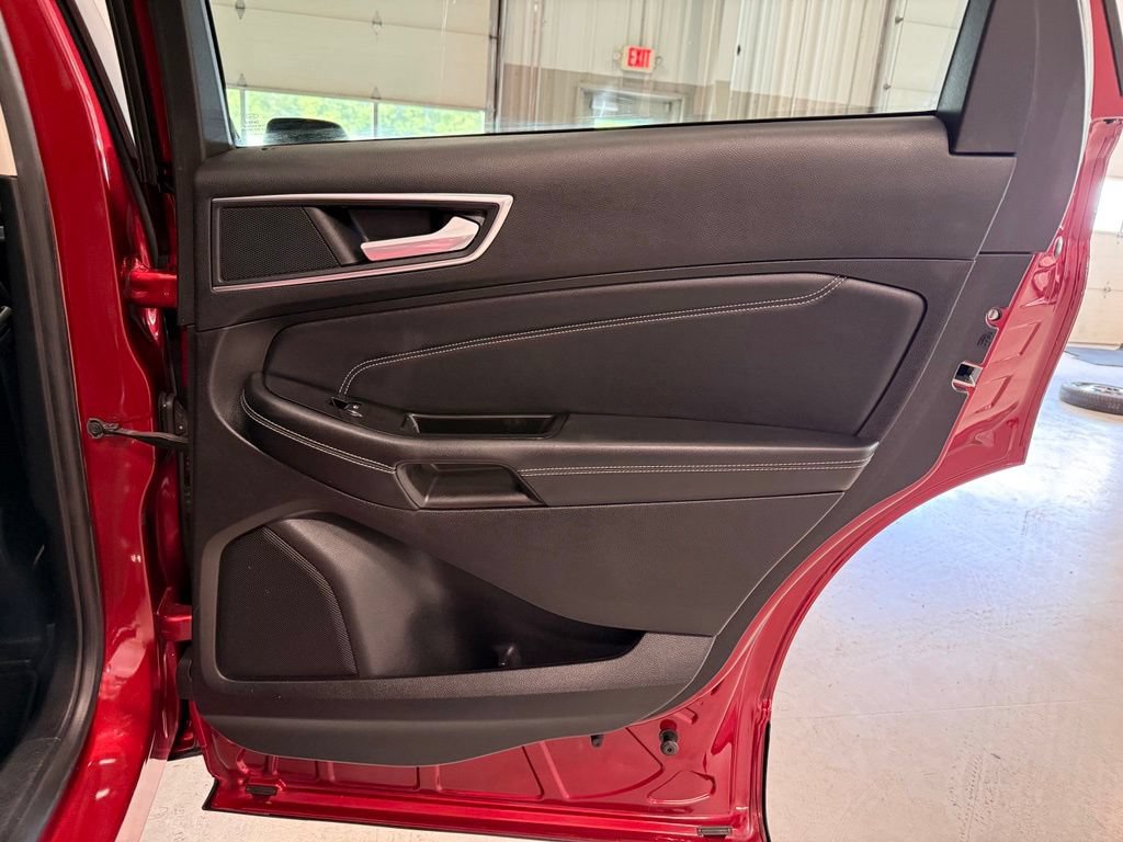 Certified 2017 Ford Edge Titanium w/ Equipment Group 302A FWD image 32