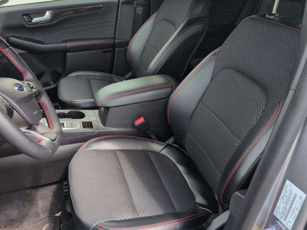 Certified 2024 Ford Escape ST-Line w/ Tech Pack #1 AWD/4WD image 7