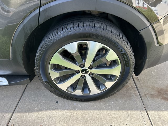 Used 2022 Kia Telluride EX w/ EX Premium Package FWD image 16