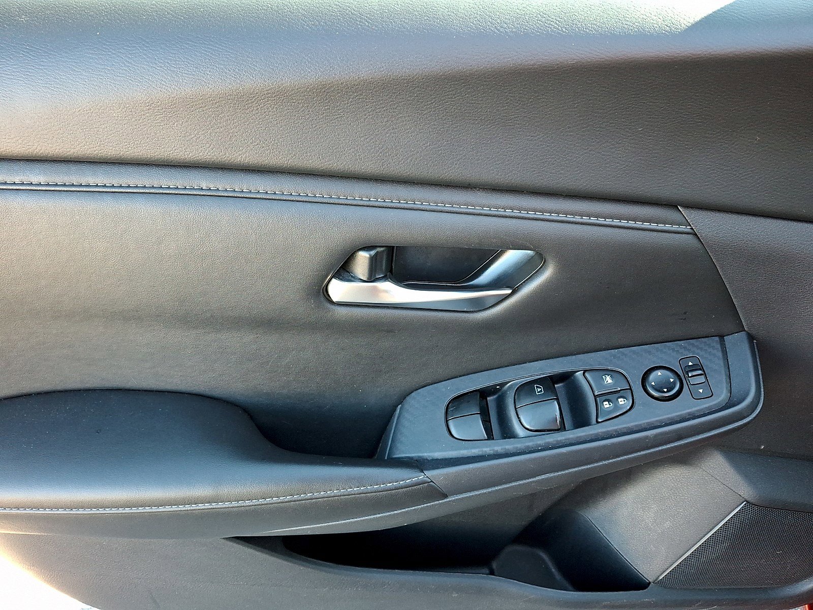 Used 2024 Nissan Sentra SV image 11