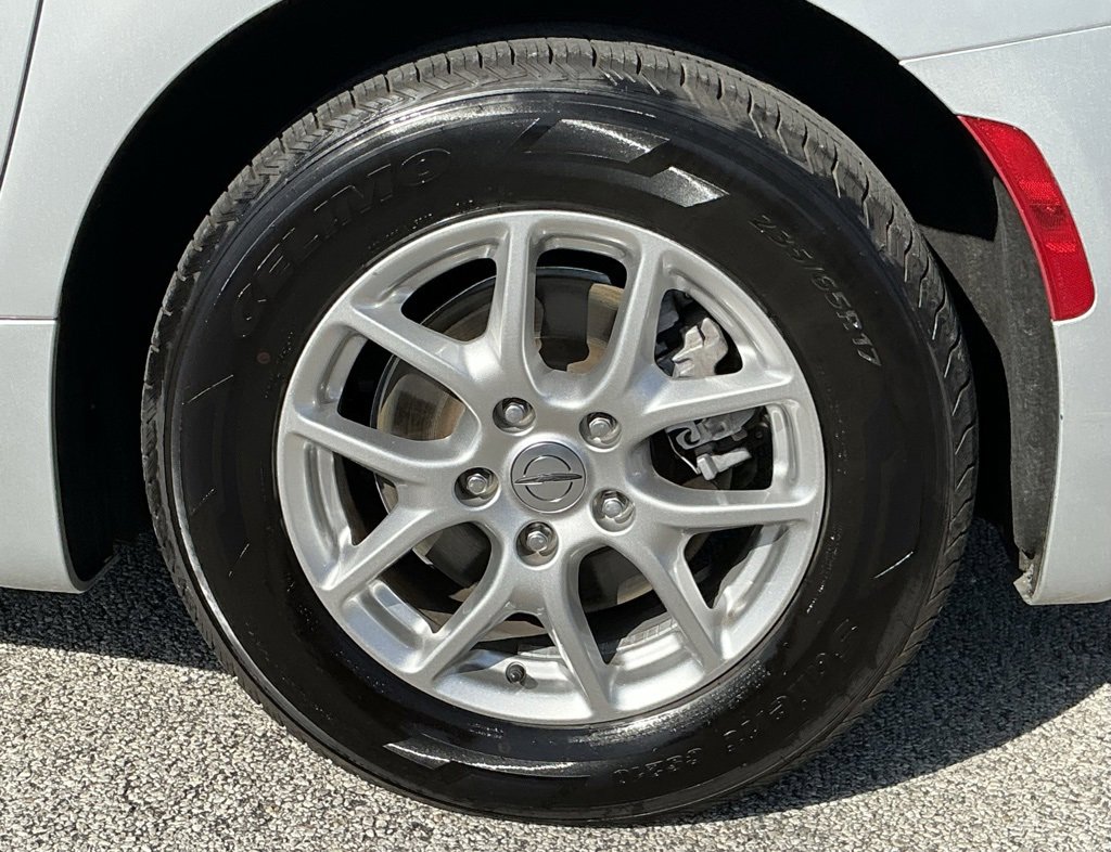 Used 2024 Chrysler Pacifica Touring-L image 24