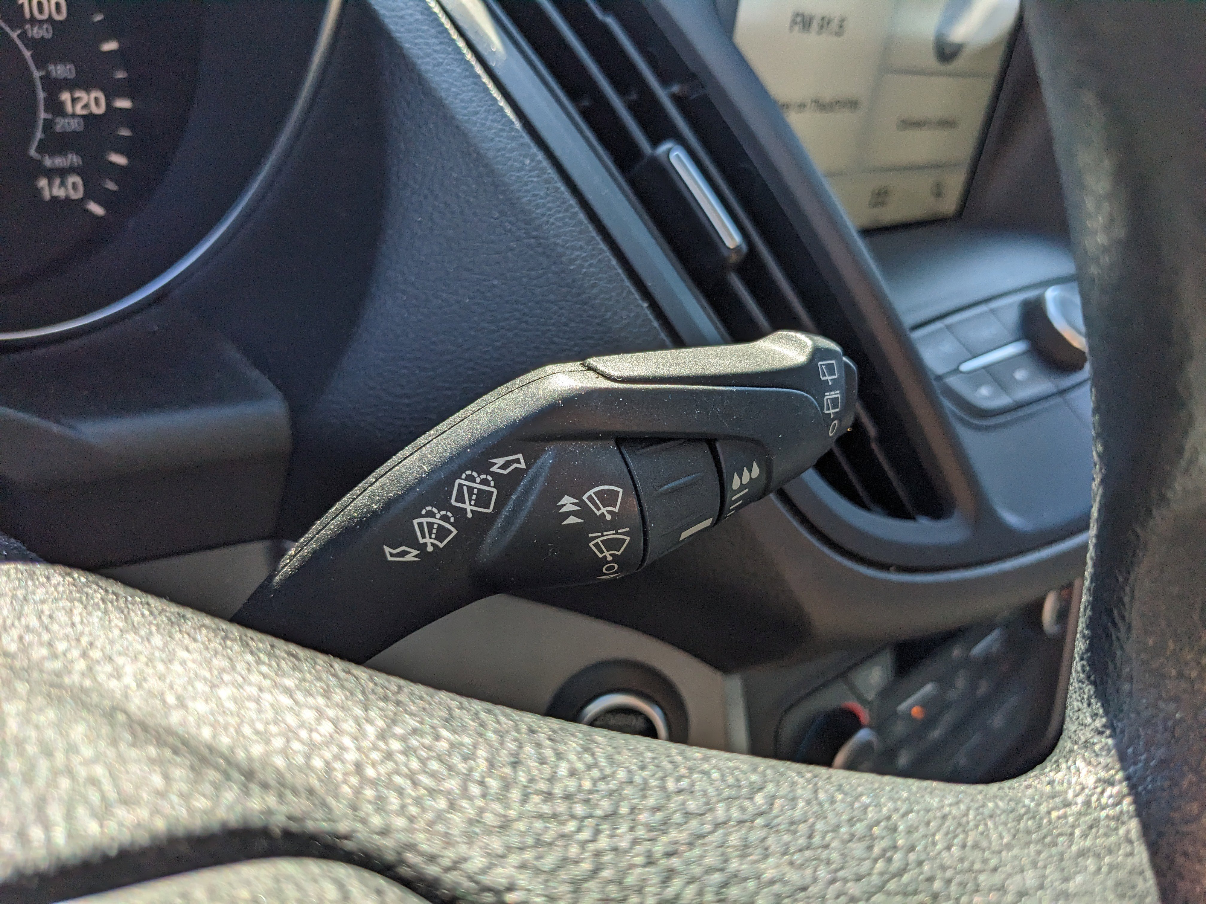 Certified 2019 Ford Escape SE image 32