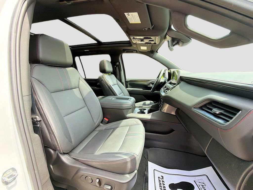 Used 2023 Chevrolet Suburban RST w/ Luxury Package AWD/4WD image 33