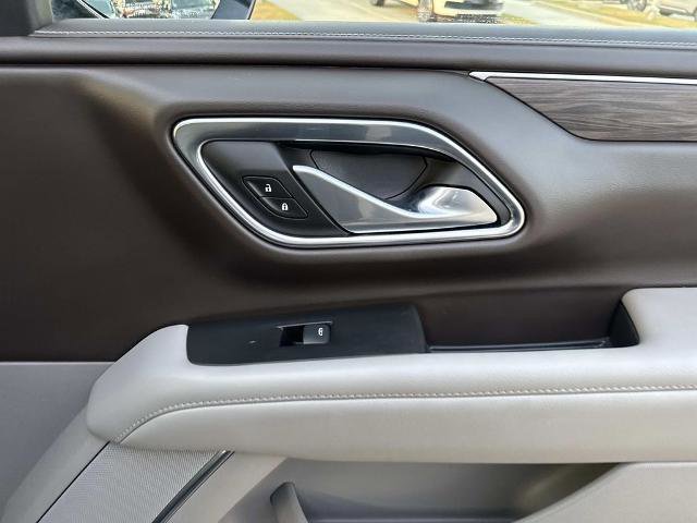 Used 2022 Chevrolet Tahoe Z71 w/ Luxury Package AWD/4WD image 18