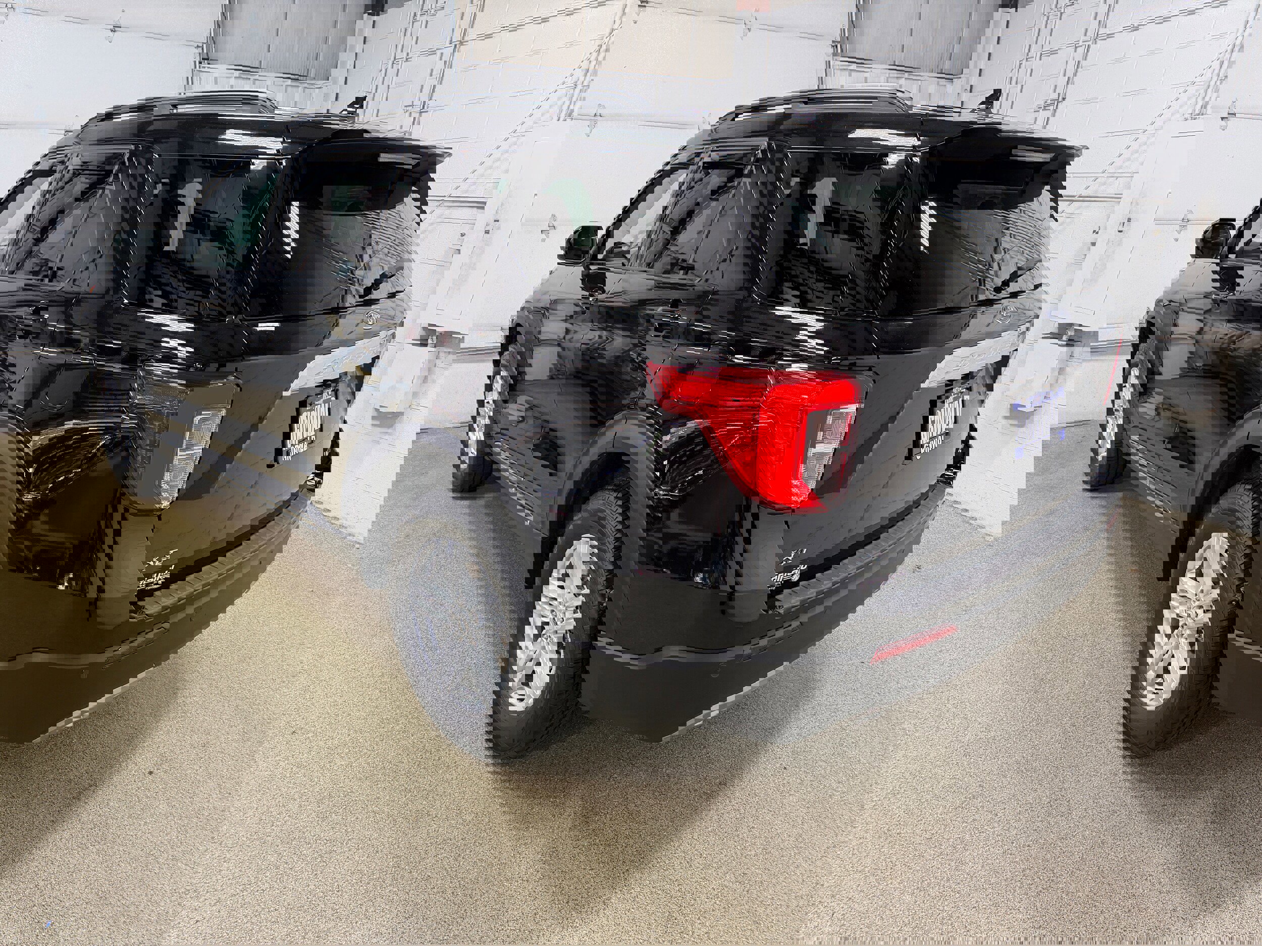 Certified 2020 Ford Explorer XLT w/ Equipment Group 202A image 5