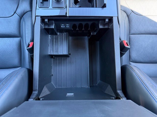 Used 2024 Toyota Sequoia Platinum AWD/4WD image 33