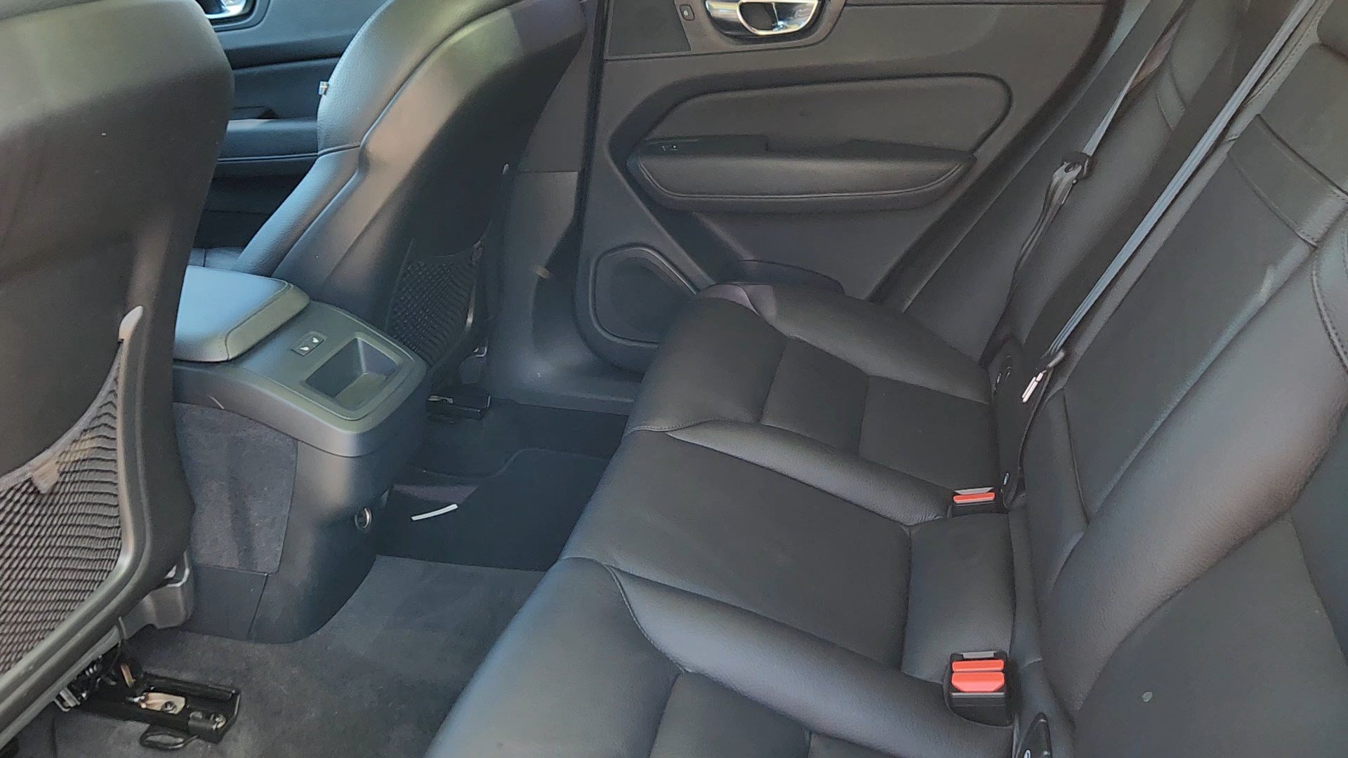 Used 2020 Volvo XC60 T5 Momentum AWD/4WD image 31