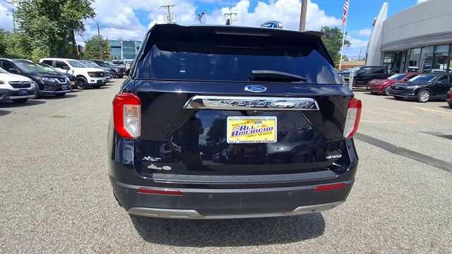 Certified 2022 Ford Explorer XLT w/ Equipment Group 202A image 7