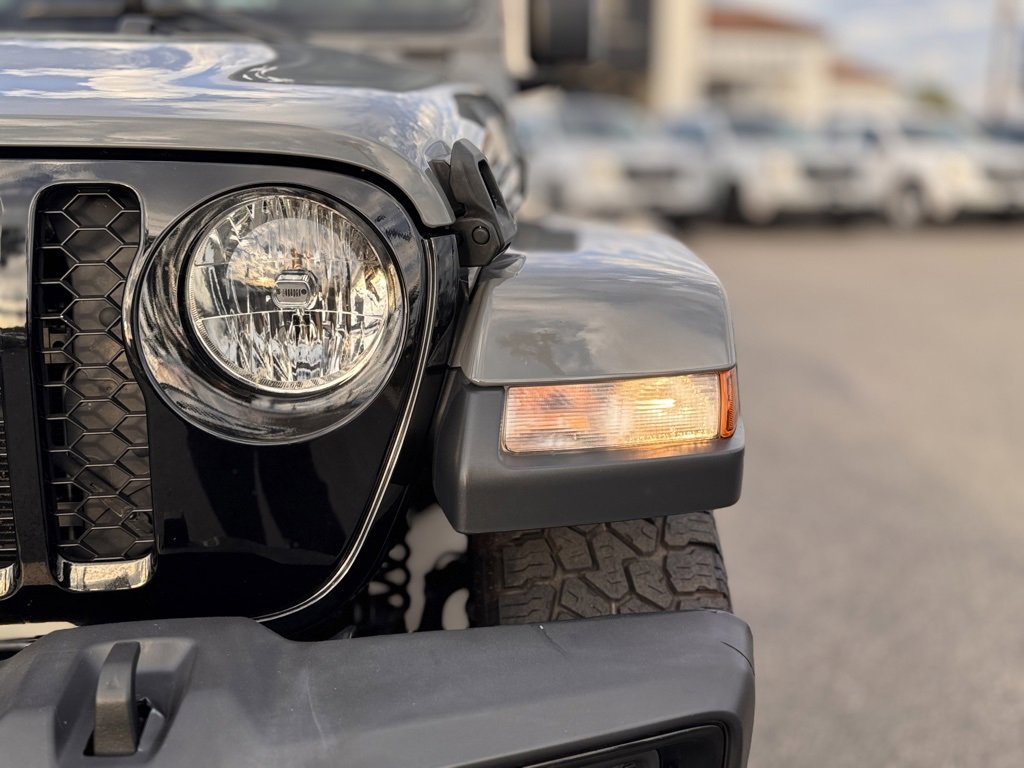 Used 2023 Jeep Gladiator Willys image 8
