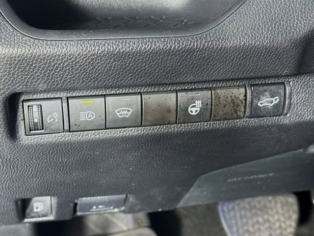 Used 2023 Toyota RAV4 SE image 12