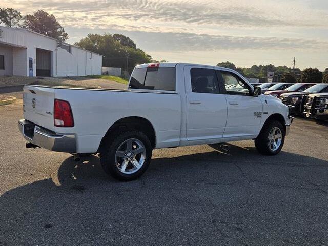 Used 2019 RAM 1500 Classic SLT AWD/4WD image 14