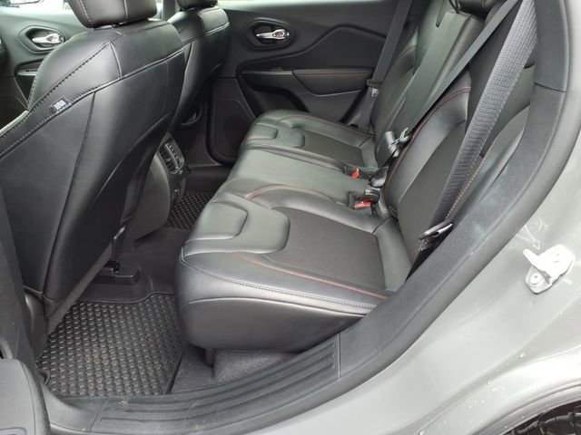 Used 2022 Jeep Cherokee Trailhawk AWD/4WD image 15