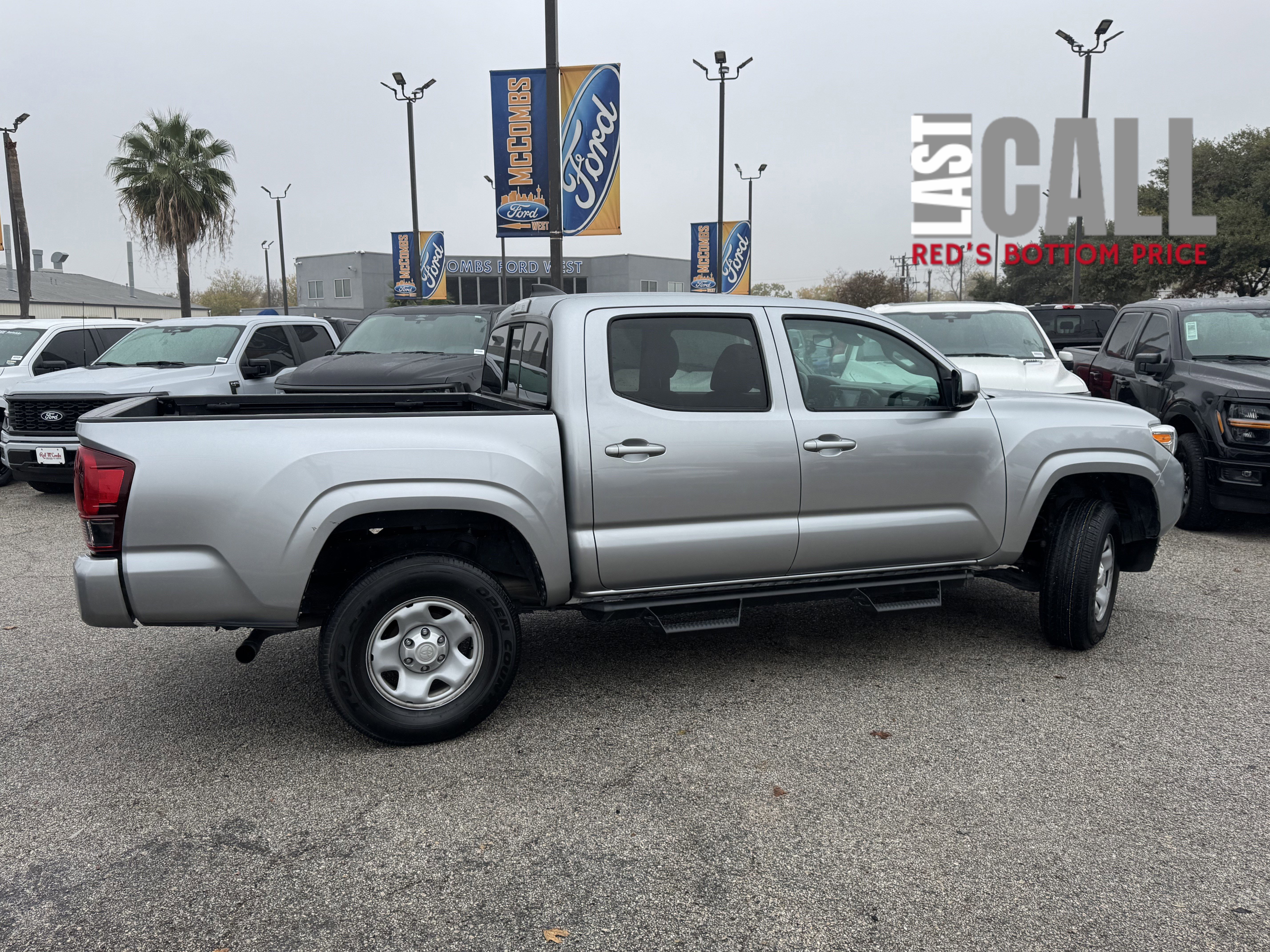 Used 2023 Toyota Tacoma SR image 3